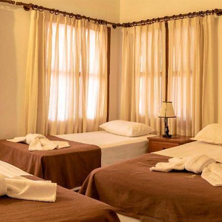 Hotel Mami Vilma Robore Екстер'єр фото